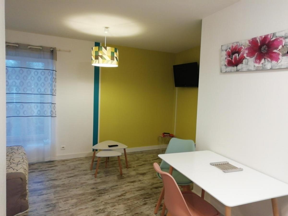Joli Appartement, 1 Chambre, Au Coeur De Mouilleron St Germain Bagian luar foto